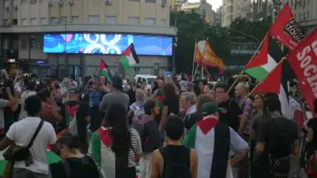 مسيرة في الأرجنتين تنديدا بالعدوان الإسرائيلي ورفضا لنقل السفارة إلى القدس