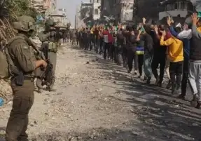 غزة: قوات الاحتلال تعتقل عددا كبيرا من الطواقم الطبية من مجمع ناصر الطبي