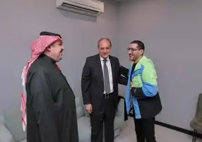 أحمد حلمي يشكر السفير المصري بالسعودية بعد حضوره مسرحية تييت