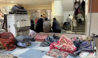 الصحة العالمية: نقل 32 مريضا حالتهم حرجة من مجمع ناصر بغزة وسط القصف
