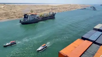 منظمة أممية: تراجع مرور السفن بقناة السويس 42% بسبب هجمات الحوثيين