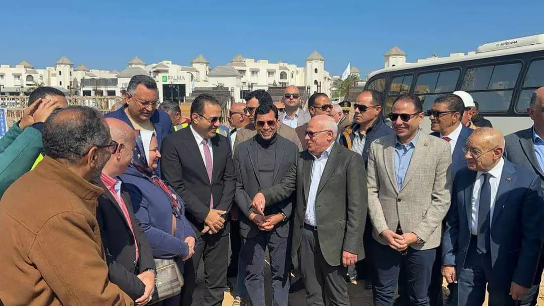 وزير الرياضة يتفقد الأعمال الإنشائية باستاد المصري الجديد