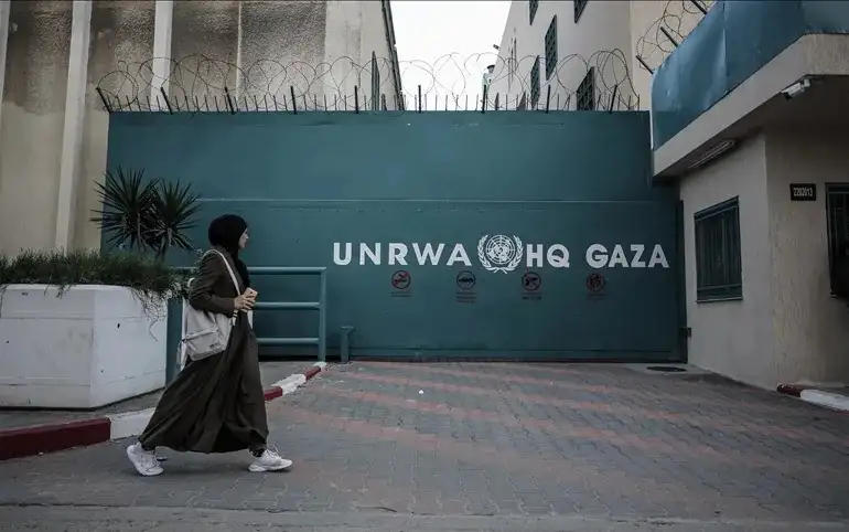الجارديان: الدول التي علقت دعمها للأونروا تشارك في إبادة بطيئة للفلسطينيين في غزة