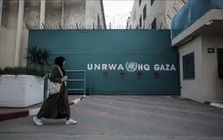 الجارديان: الدول التي علقت دعمها للأونروا تشارك في إبادة بطيئة للفلسطينيين في غزة
