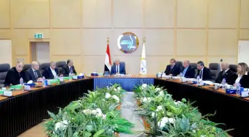 وزير النقل: التوسع في فتح مجالات عمل للشركة القابضة للطرق والكباري خارج مصر