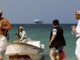 واشنطن: هجمات الحوثيين تضيف تكاليف كبيرة على الغذاء والسلع في اليمن