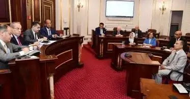 صحة الشيوخ توصي بتشكيل لجنة لمناقشة الأثر التشريعي لقانون مزاولة مهنة الكيمياء الطبية