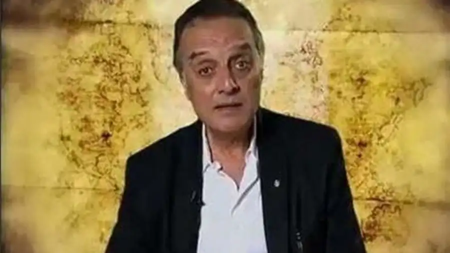 عمرو أديب يعلن وفاة المخرج طارق الكاشف