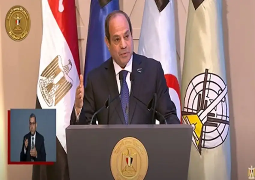 الرئيس السيسي: الشعب تحمل ضغوطا كبيرة.. وكلامي ليس لتطييب الخواطر