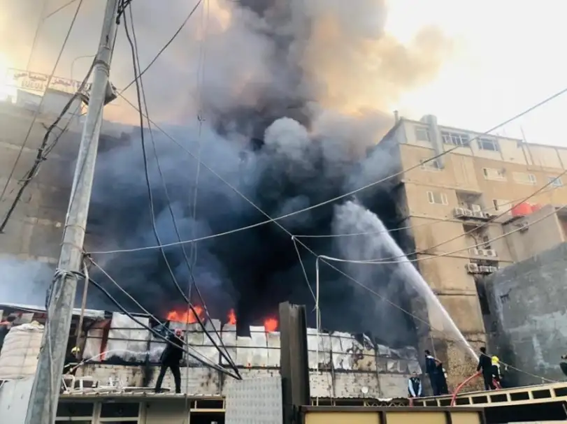النيران تلتهم كافية شهير بمدينة نصر.. والمعاينة الأولية: ماس كهربائي السبب
