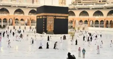 اشتعال الحرب بين شركات السياحة وسماسرة جروبات سوق العمرة