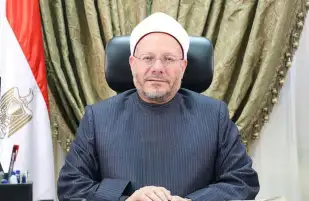 المفتي لسيدة مقاطعة سيدة كلبها بنهار رمضان: أنتي آثمة لتركه بلا طعام أو رعاية