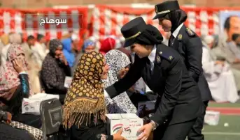 الداخلية تواصل توزيع العبوات الغذائية بالمجان على الأسر الأكثر احتياجا