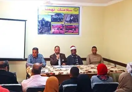 ندوة شعبية للتوعية بمخاطر ظاهرة المعابر غير الشرعية على قضبان السكك الحديدية