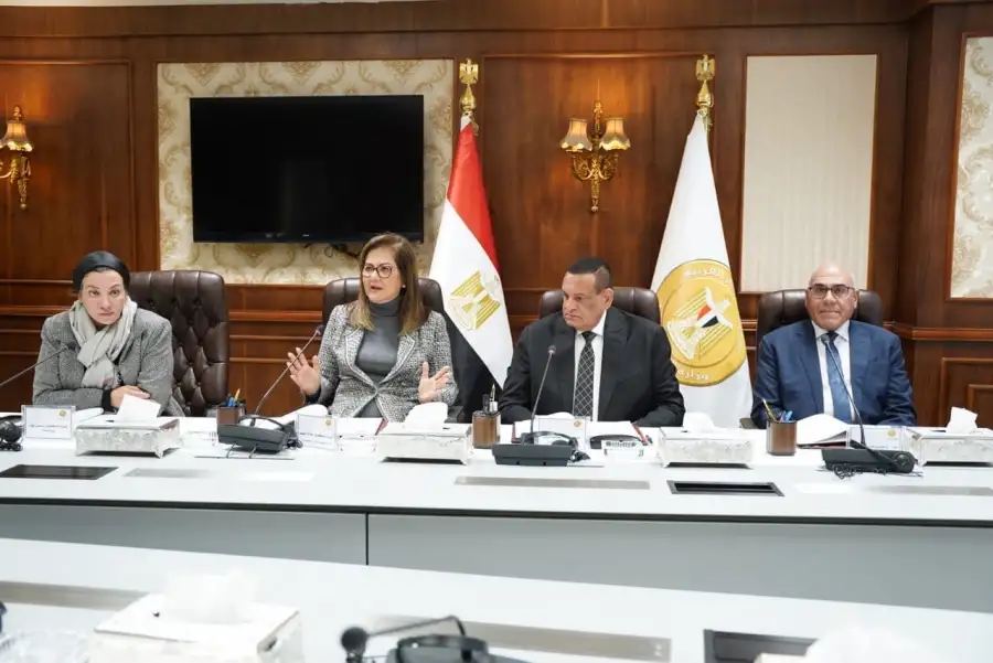 3 وزراء يوقعون عقود تنفيذ مشروعات البنية الأساسية لمنظومة المخلفات الصلبة بـ565 مليون جنيه