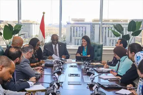 المشاط تعقد جلسة مباحثات موسعة مع رئيس البنك الأفريقي للتصدير والاستيراد أفريكسيم بنك