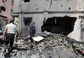 المكتب الإعلامي في غزة: استشهاد 18 فلسطينيا بسبب عمليات إنزال المساعدات جوا بشكل خاطئ