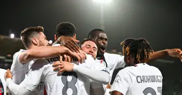 ميلان يعبر فيورنتينا ويعزز وصافته للدوري الإيطالي