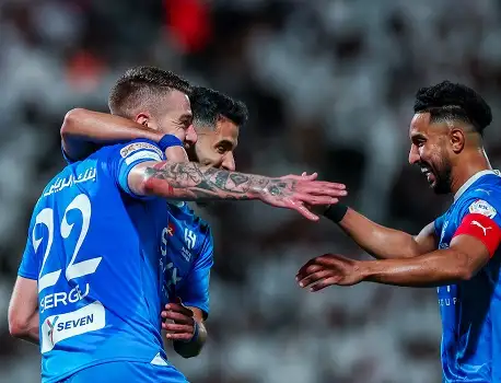 الهلال يواصل سلسلة انتصاراته القياسية بثلاثية أمام الأخدود بالدوري السعودي