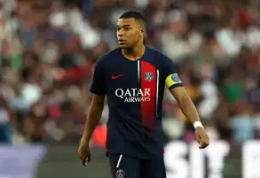 «لن أختبئ».. مبابي يتحدى برشلونة قبل قمة دوري أبطال أوروبا