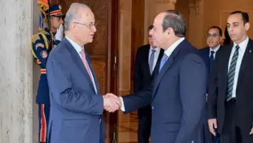 السيسي ورئيس وزراء فلسطين يشددان على الرفض التام لتهجير الفلسطينيين من أراضيهم أو تصفية قضيتهم