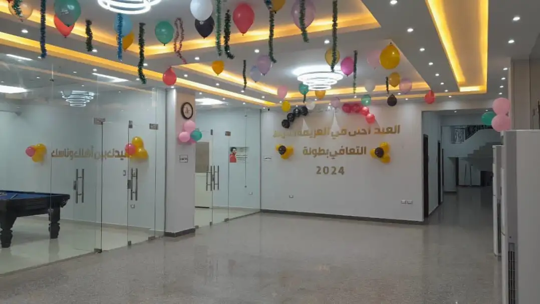 المتعافون من الإدمان يشاركون في تزيين مراكز العزيمة استعدادا لعيد الفطر