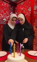 الفنان أشرف زكي يحتفل بعيد ميلاد زوجته الفنانة روجينا وابنته مريم في السعودية