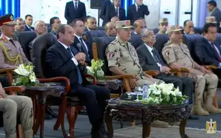 الرئيس السيسي: بتدخلوا ولادكم كليات آداب وتجارة وحقوق.. هيطلعوا يشتغلوا إيه؟