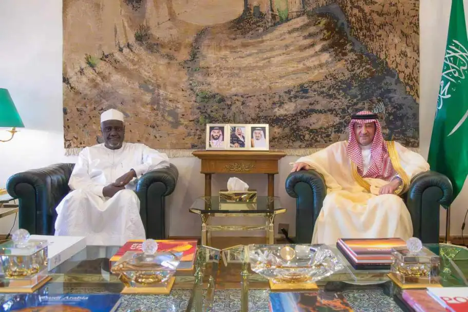 عاجل...نائب وزير الخارجية السعودي يلتقي رئيس مفوضية الاتحاد الإفريقي