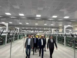 وزير قطاع الأعمال العام يتفقد مصانع شركة مصر للغزل والنسيج بالمحلة الكبرى