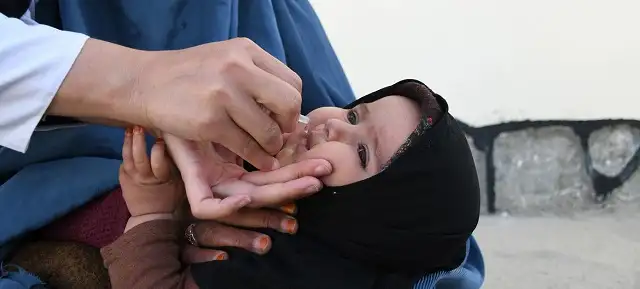 أفغانستان تدشن حملة للتطعيم ضد شلل الأطفال