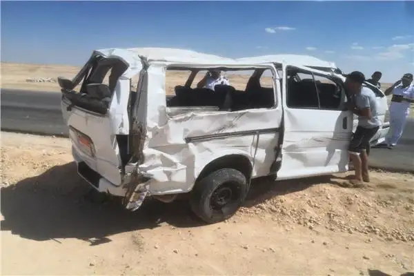 إصابة 8 أشخاص إثر انقلاب ميكروباص أمام شركة الكهرباء في وادي النطرون بالبحيرة