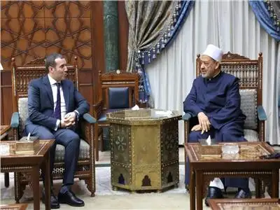 شيخ الأزهر يبحث مع رئيس هيئة الإسعاف سبل التعاون الإنساني المشترك بين الجانبين