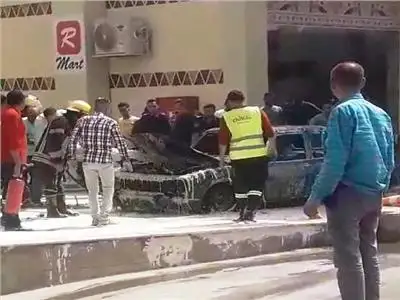 محافظ أسوان يتابع جهود احتواء حريق بسيارة داخل إحدى محطات الوقود