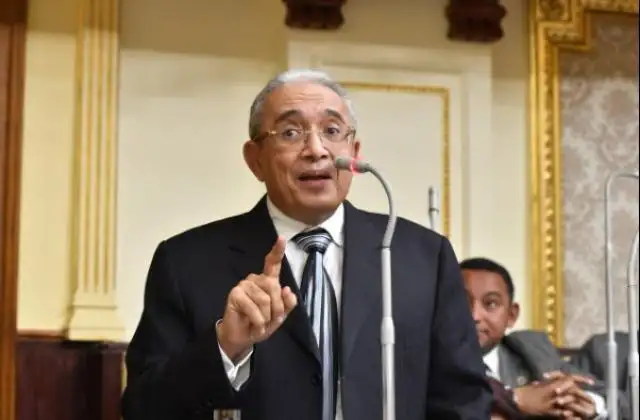 النائب ياسر عمر: لا يصح أن يتقاضى موظف رقابي 3500 جنيه كمرتب