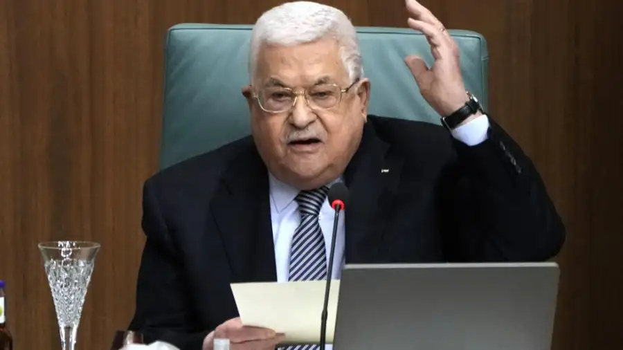 الرئيس الفلسطيني: نطالب الأشقاء العرب بمراجعة علاقاتهم مع الاحتلال الإسرائيلي