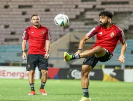 «دخلاء وطائرة درون» الأهلي يشتكي قبل موقعة الترجي