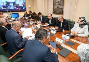 وزير الصناعة: نسعى تحقيق أقصى استفادة من الموارد الطبيعية والمعادن المتوفرة بأبو زنيمة