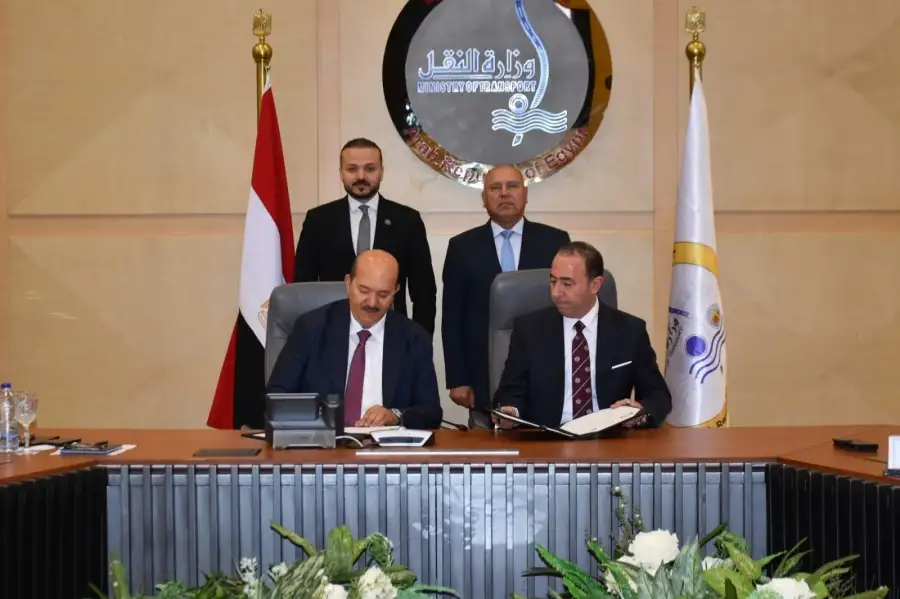 الأول من نوعه في مصر.. النقل تشهد توقيع مذكرة تفاهم لإنشاء مشروع تخريد السفن بميناء دمياط