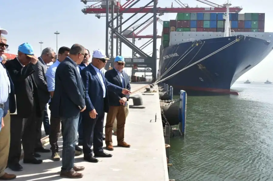 وزير النقل يشهد استقبال عدد من السفن بمحطة تحيا مصر متعددة الأغراض بميناء الاسكندرية