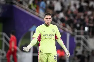 مانشستر سيتي يحدد بديل إيدرسون