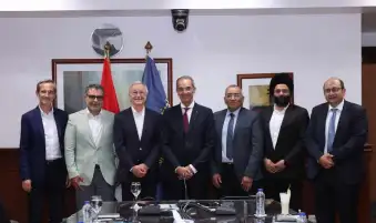 وزير الاتصالات يبحث مع شركة نوكيا العالمية خططها التوسعية في تصنيع الهواتف المحمولة والتصدير للخارج