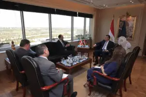 وزير السياحة يبحث مع سفيري ألمانيا والنمسا وضع السائحين المتعاملين مع مجموعة FTI بعد إفلاسها