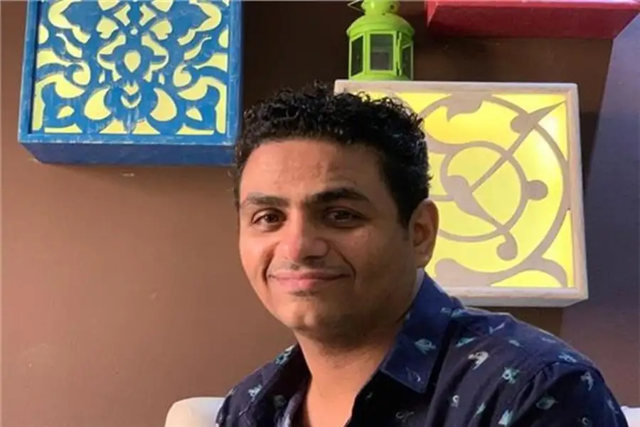 محمد صلاح العزب يوقع عقد كتابة مسلسل سفاح التجمع مع السبكي