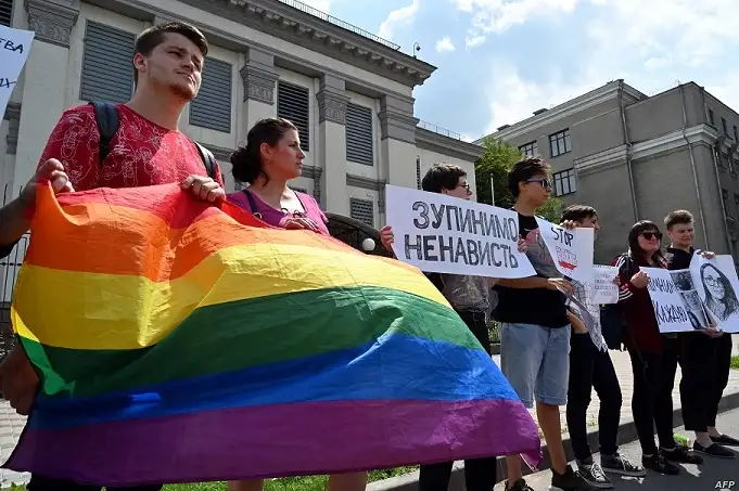 كييف تشهد أول مسيرة للمطالبة بحقوق المثليين منذ الحرب الروسية