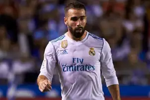 تقارير: ريال مدريد يبدأ التفاوض على تمديد عقد كارفاخال