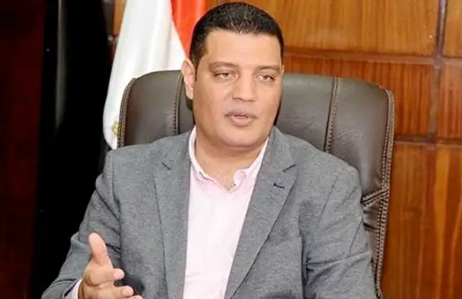الري: الدفع بالمعدات اللازمة لإزالة تجمعات محدودة من نبات الخس المائي