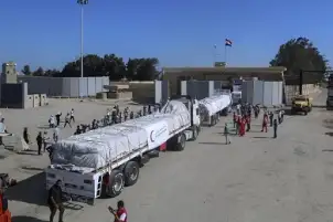 مصدر رفيع المستوى: نسقنا مع الأمم المتحدة لدخول 2272 شاحنة مساعدات لغزة خلال الـ3 أسابيع الماضية