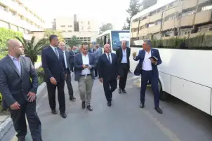 كامل الوزير يتفقد عددا من الميني باصات تمهيدا لدعم شركات النقل التابعة للوزارة