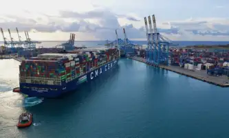 انضمام ميناء دمياط إلى الموانئ المسموح لها بالإفراج الجمركي عن الأقمشة ومصنوعاتها